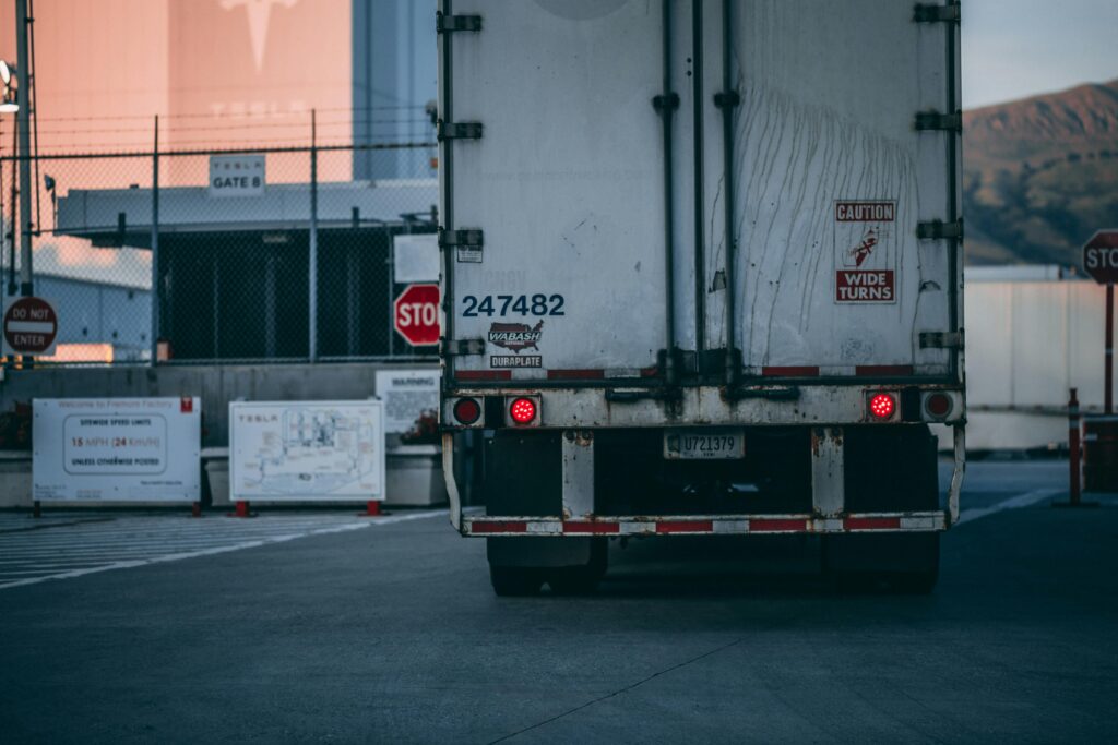 Commercial truck on Texas highway, emphasizing the importance of truck accident insurance claims.