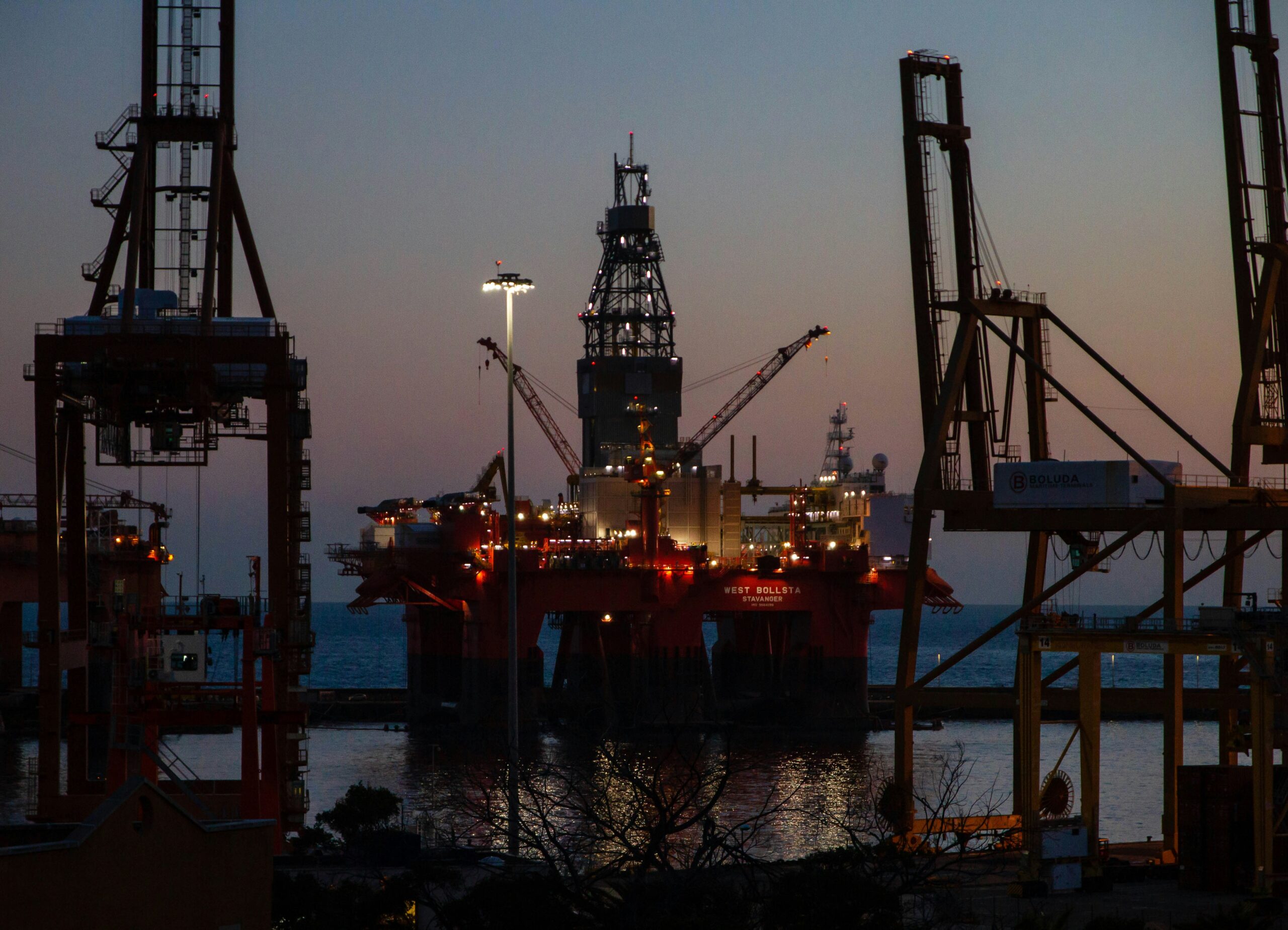 The Risks and Realities of Working on an Oil Rig - Narvios Law Firm ...